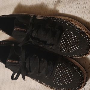 Women's Skechers Sneakers, black and pink, size 7.5 - NICE✨🖤💗